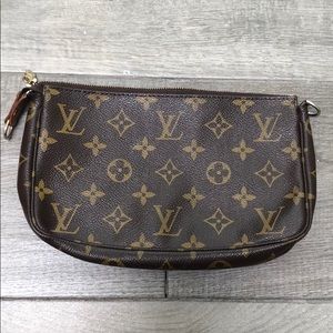 Louis Vuitton Clutch